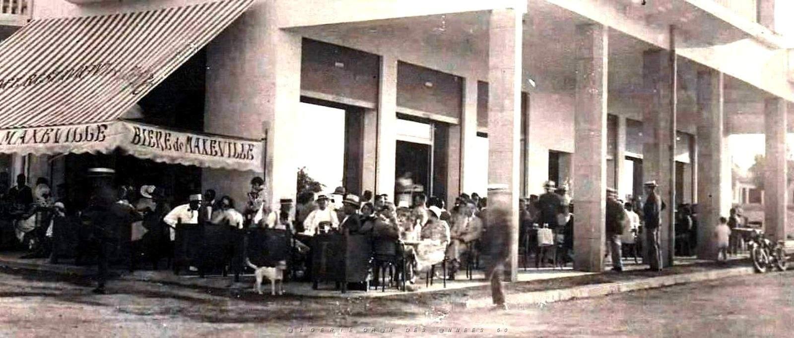 1671- El-Hadjeb - Cafe2 des Peupliers.jpg